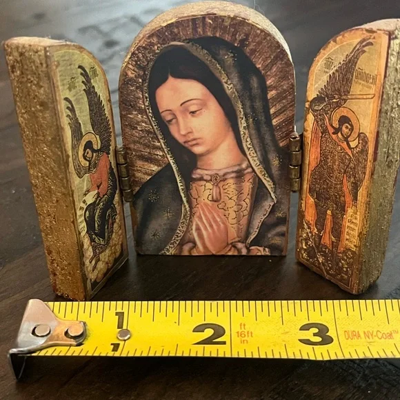 Vintage Mexican Carved Wooden 3-Panel Religious Triptych - Picture 4 of 8